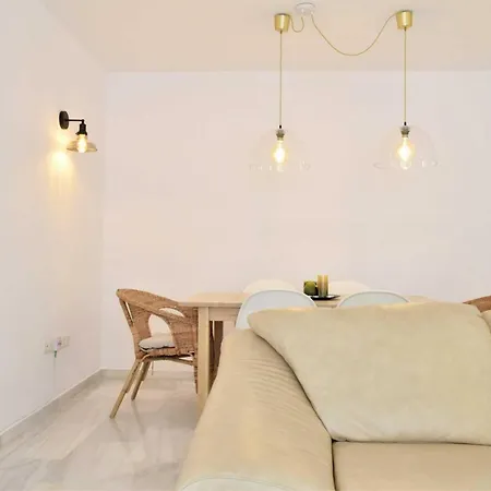 Atico Duplex En Naranjos, 아파트