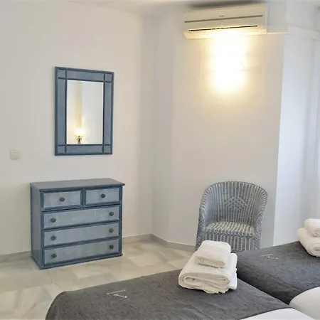 아파트 Atico Duplex En Naranjos, 마르베야