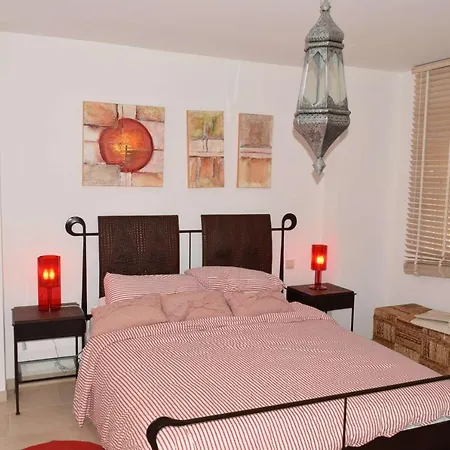Atico Duplex En Naranjos, 公寓